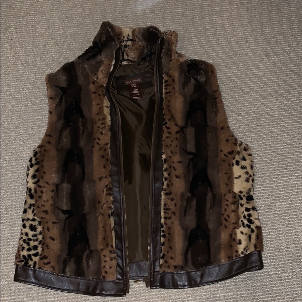Feaux fur vest